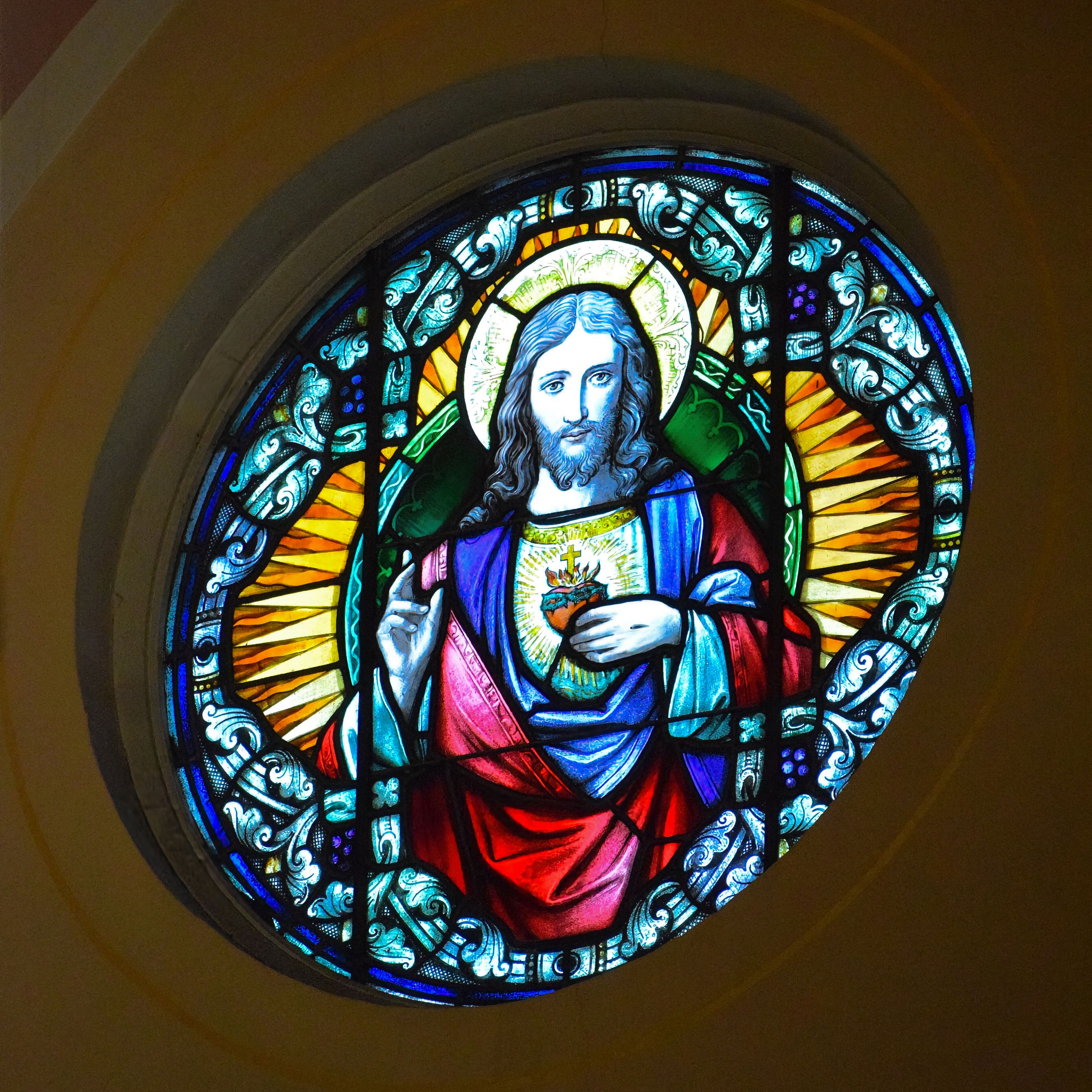 Stained glass window of the Sacred Heart of Jesus